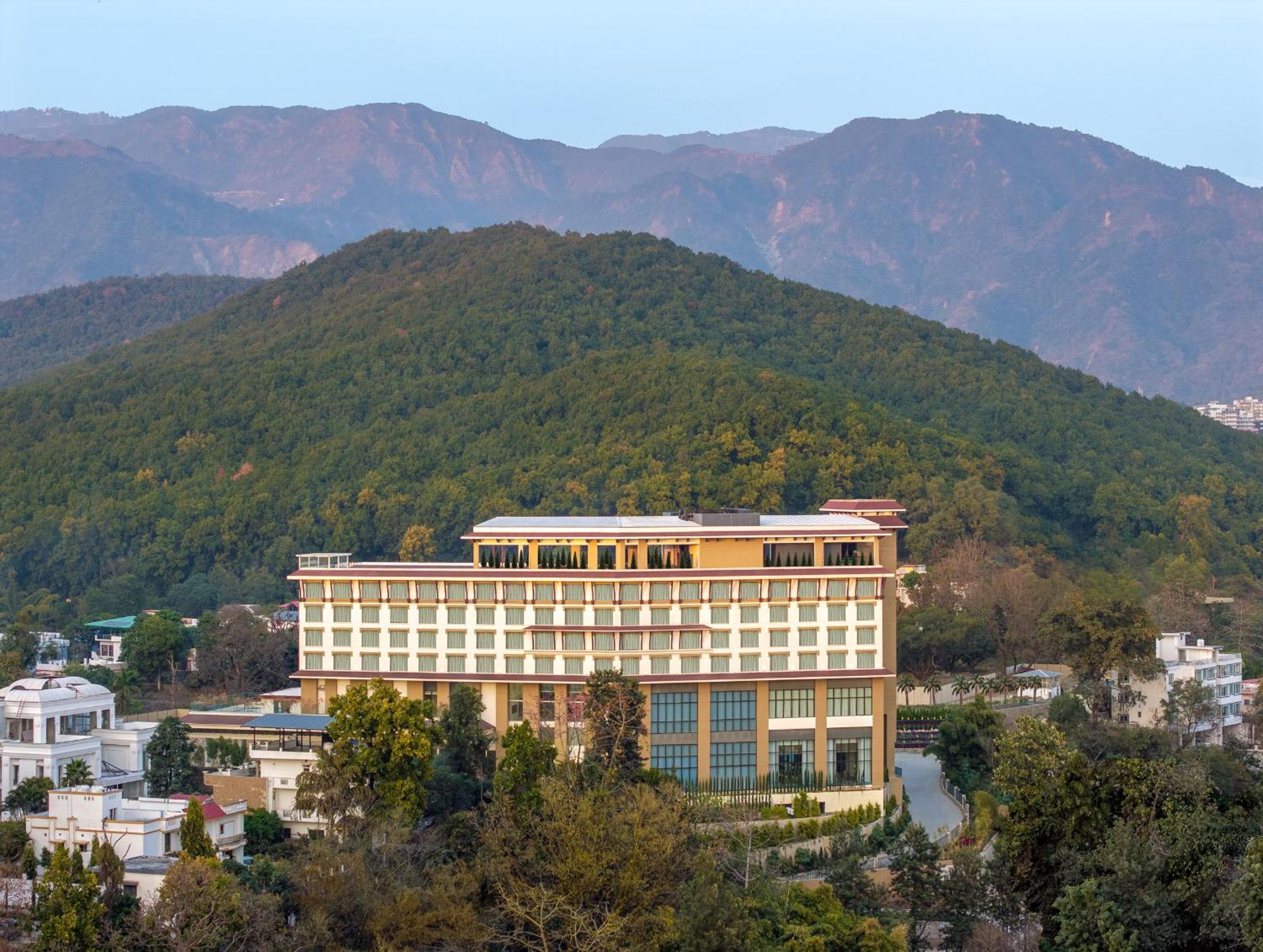 Готель Taj Mussoorie Foothills, Деградун Екстер'єр фото