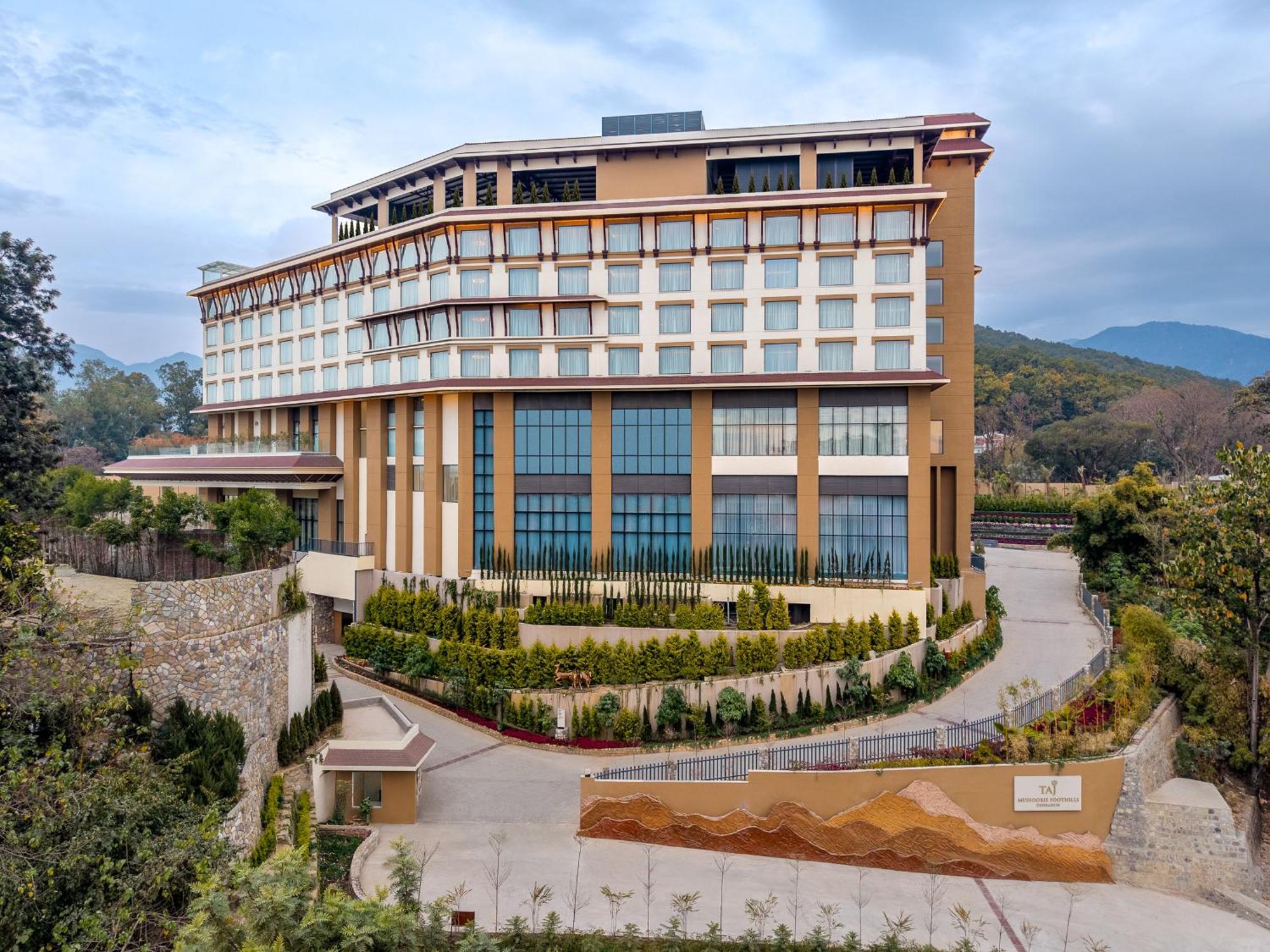 Готель Taj Mussoorie Foothills, Деградун Екстер'єр фото